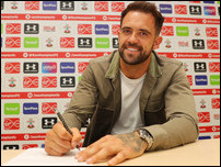 ����� ����