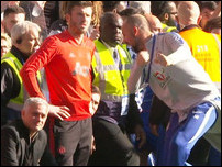 ����� ����