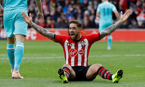 ����� ����