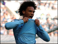 ����� ����