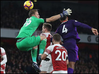 ����� ����