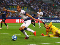 ����� ����