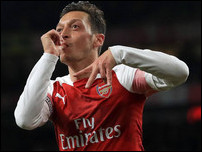 ����� ����