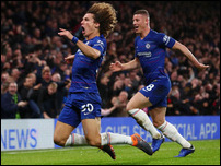 ����� ����