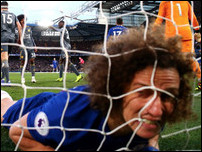 ����� ����