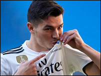 ����� ����