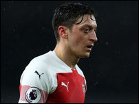 ����� ����