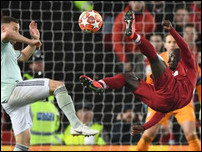 ����� ����