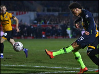 ����� ����