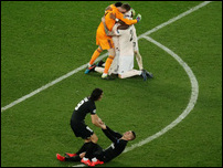 ��� � ��