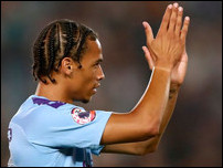 ����� ����