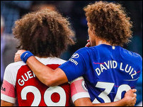 ����� ����