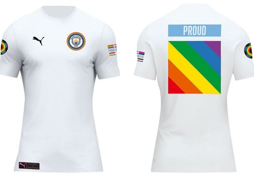 Форма Манчестер Сити в поддержку геев и лесбиянок Форма Манчестер Сити в поддержку геев и лесбиянок