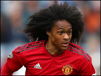 ����� ����