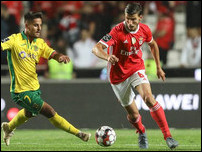 ����� ����