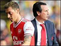 ����� ����