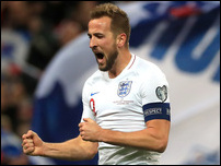 ����� ����