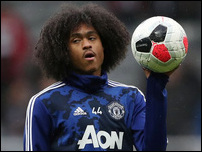 ����� ����