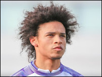 ����� ����