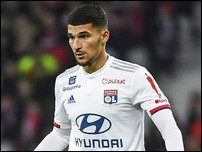 ����� ����