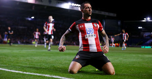 ����� ����