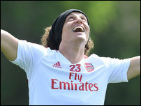 ����� ����