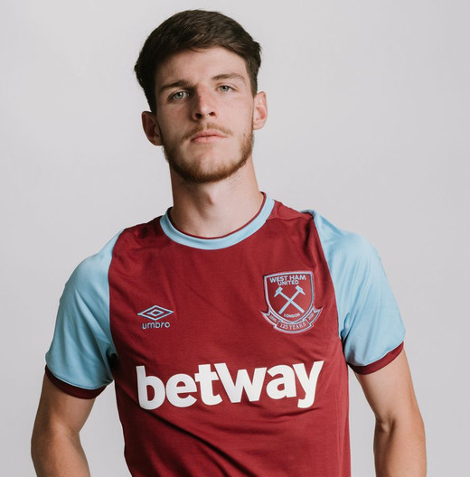 Новая домашняя форма Вест Хэма Новая домашняя форма Вест Хэма