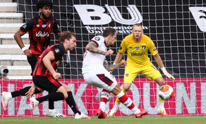 ����� ����