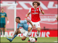 ����� ����