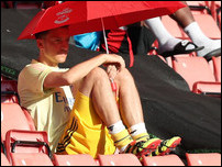 ����� ����