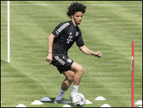 ����� ����