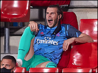 ����� ����