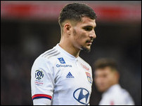 ����� ����