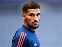 ����� ����