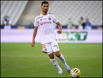 ����� ����