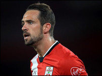 ����� ����