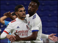 ����� ����