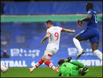 ����� ����