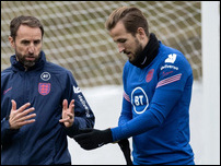 ����� ����