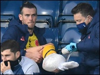 ����� ����