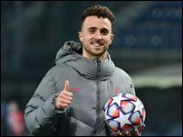 ����� ����