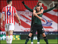 ����� ����