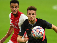 ����� ����