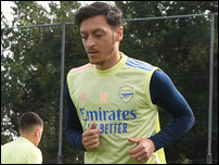 ����� ����