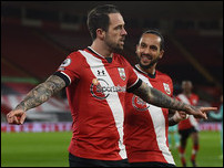 ����� ����