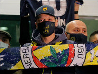 ����� ����