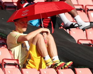 ����� ����