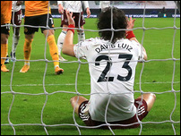 ����� ����