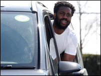 ����� ����