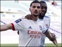 ����� ����